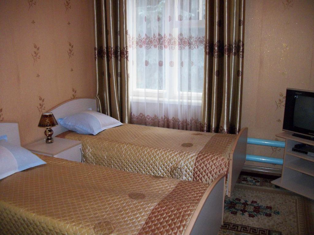 Enirest Hotel Karakol Exterior photo