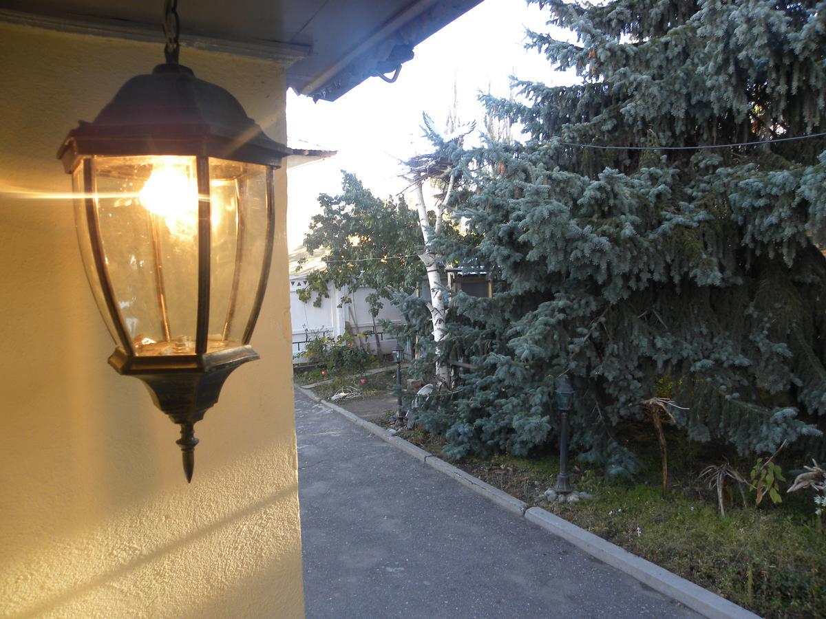 Enirest Hotel Karakol Exterior photo